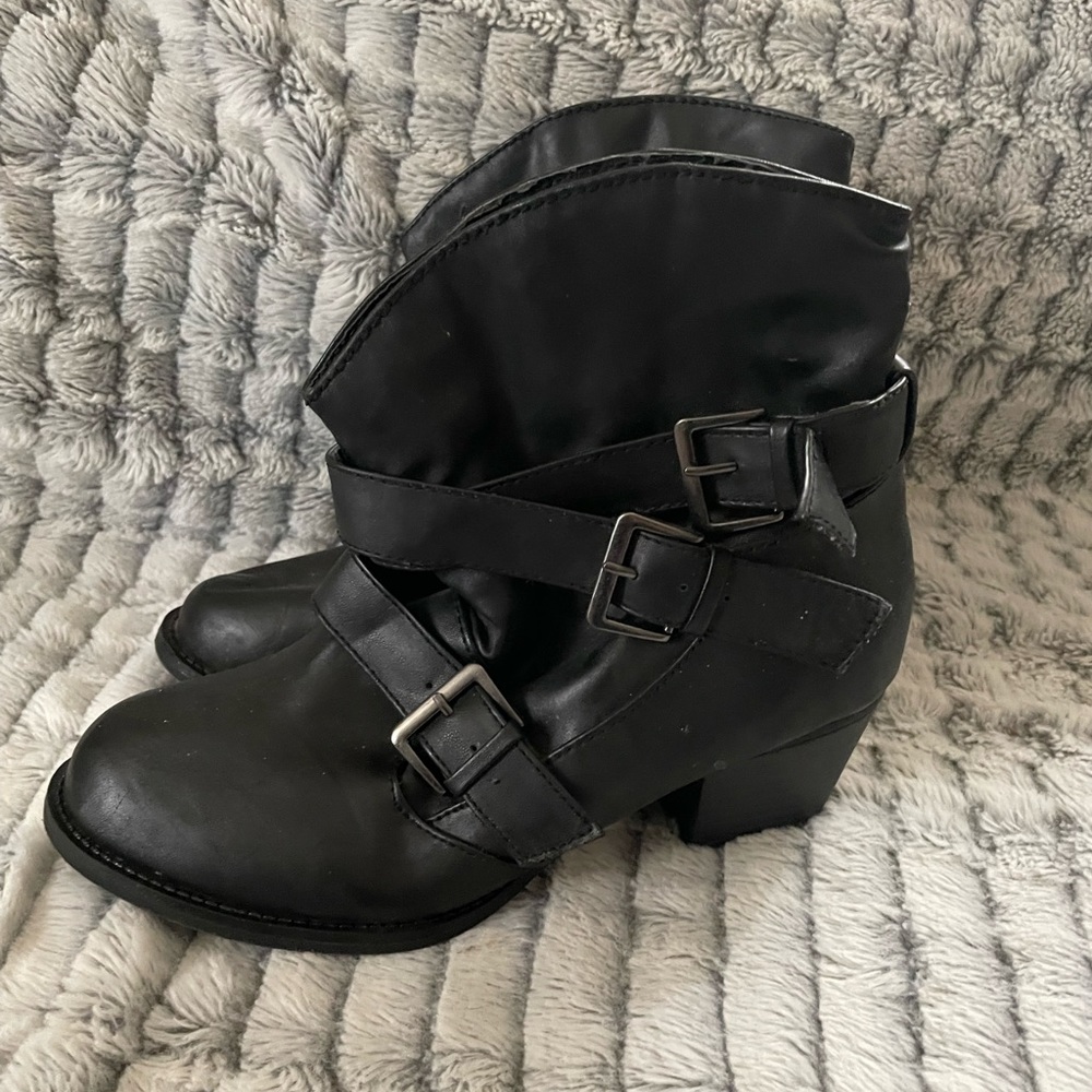 Mudd ankle boots women’s size 7